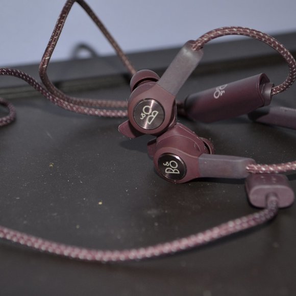 Bang & Olufsen BEO Beoplay H5 Wireless Bluetooth In-ear Headphones - Picture 3 of 4